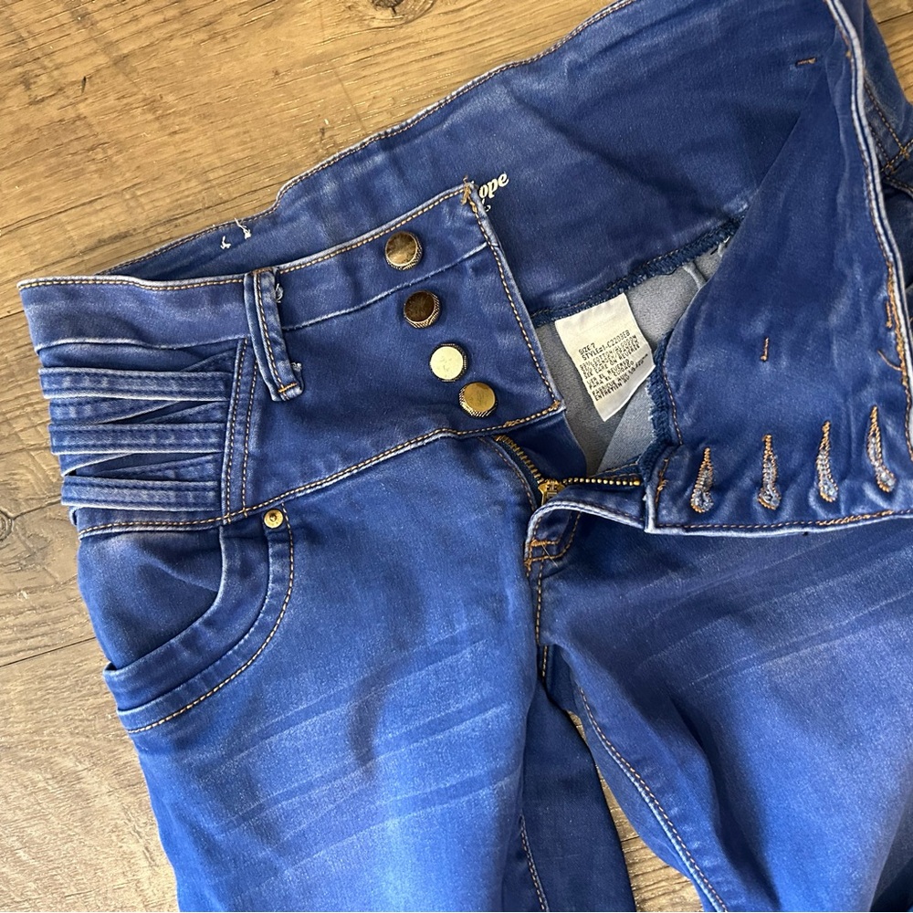 Stylish Jeans Collection - Picture 5 of 6